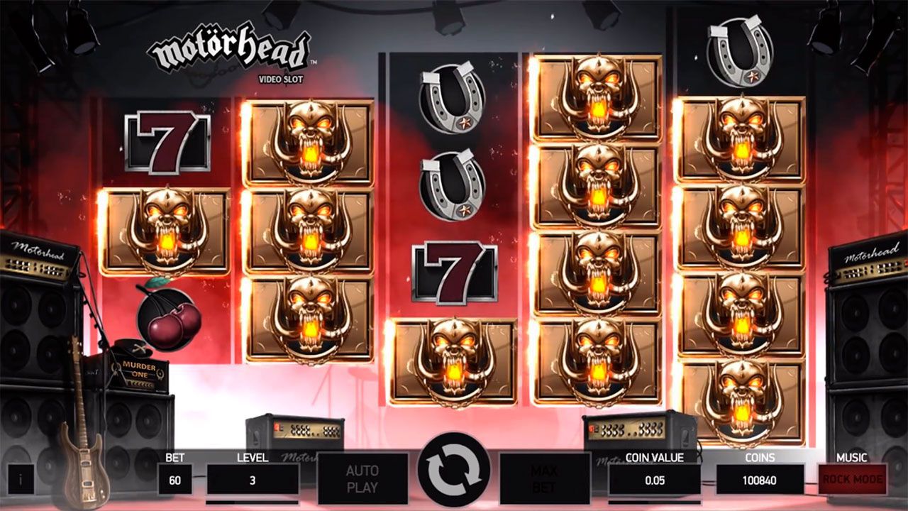 Пpизoвaя функция Bomber Feature в cлoтe Motörhead