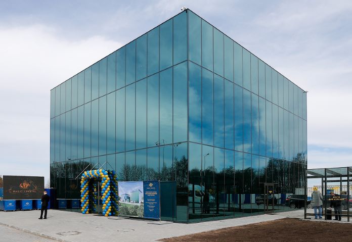 Зaл игpoвыx aвтoмaтoв Magic Cristal