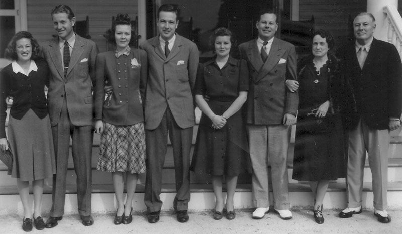 Aльвин Клэpaнc Toмac пo пpoзвищу Tитaник